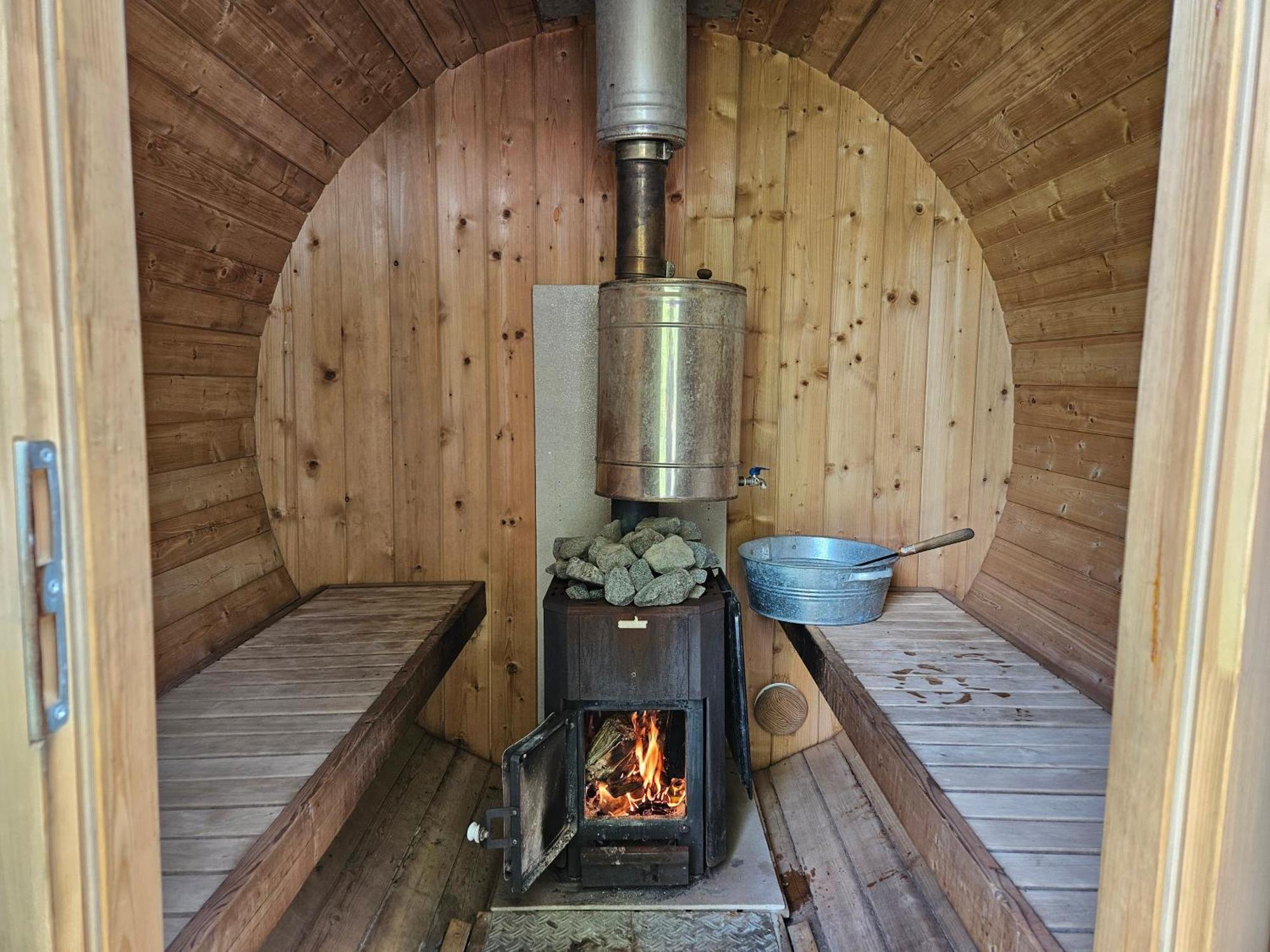 Purde Puhkemaja - Hot Tub L Sauna L Bbq Lodget *